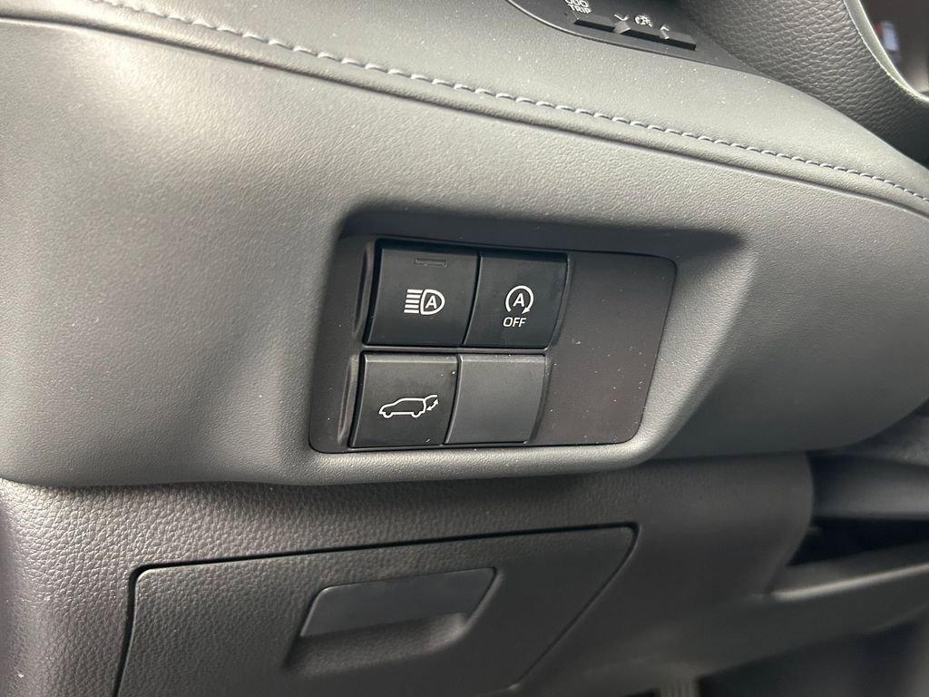 Used 2023 Toyota Highlander LE image 14