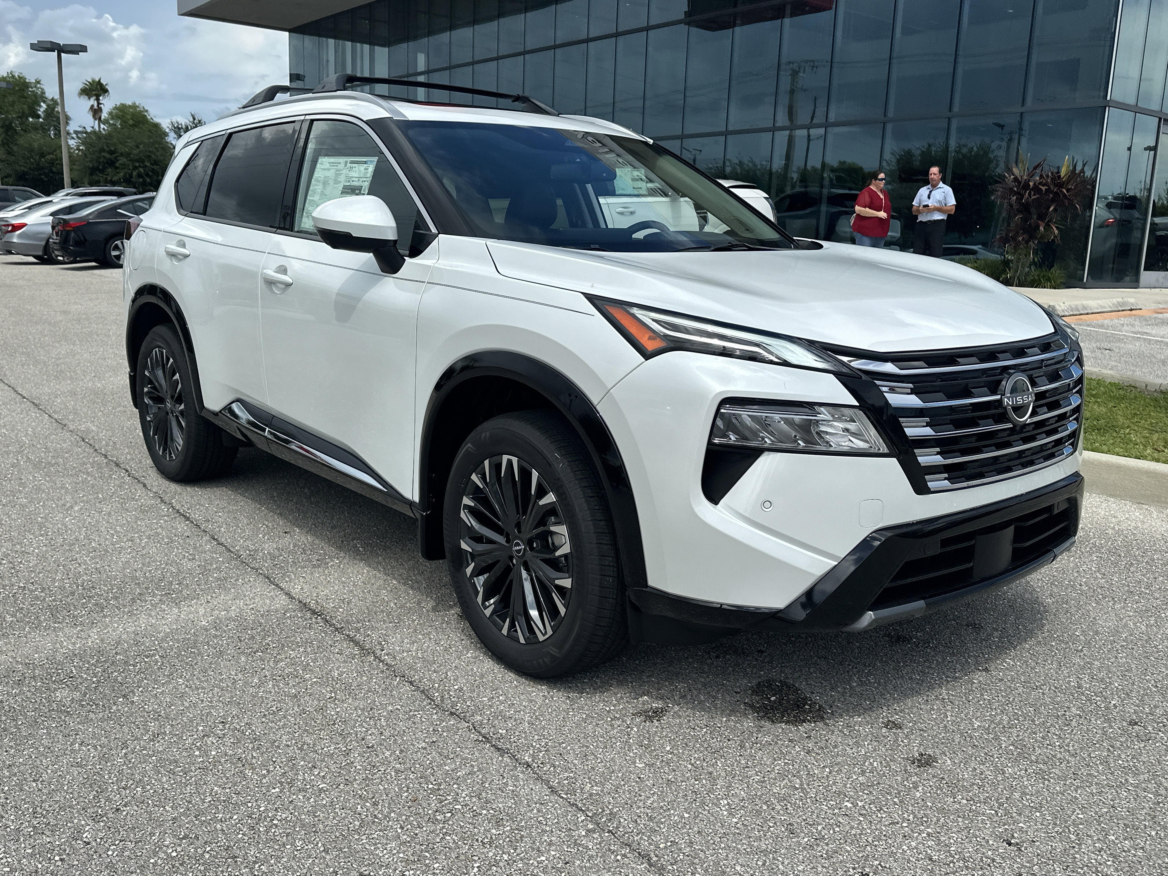 New 2026 Nissan Rogue Platinum image 4