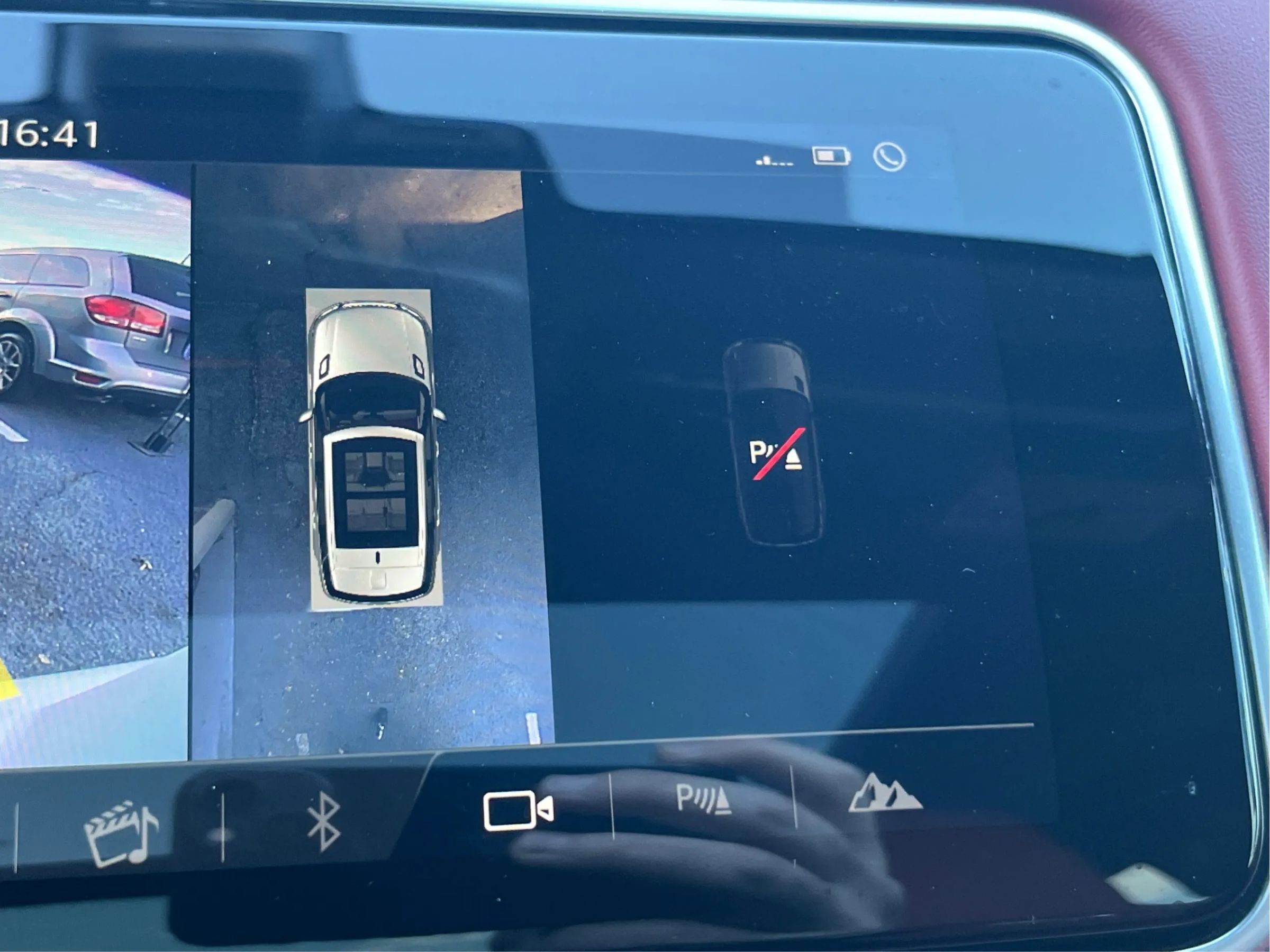 Used 2022 Land Rover Range Rover Sport SVR image 35