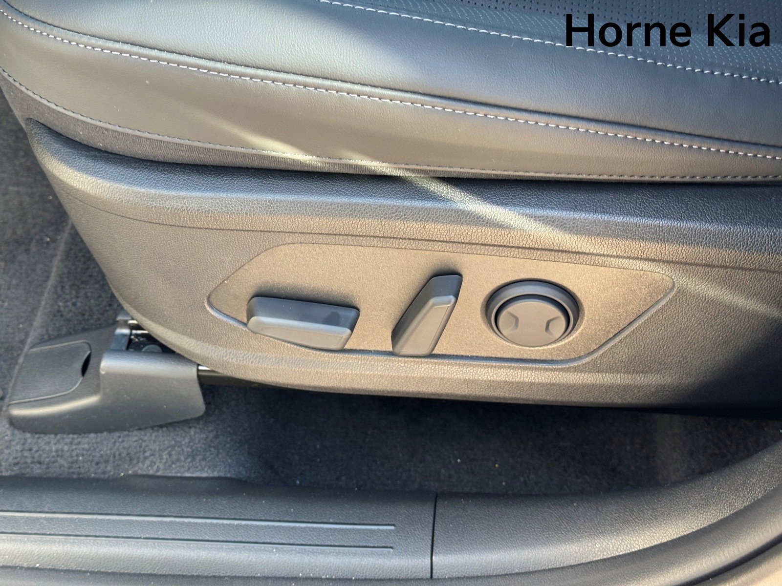 New 2026 Kia Sorento S image 12