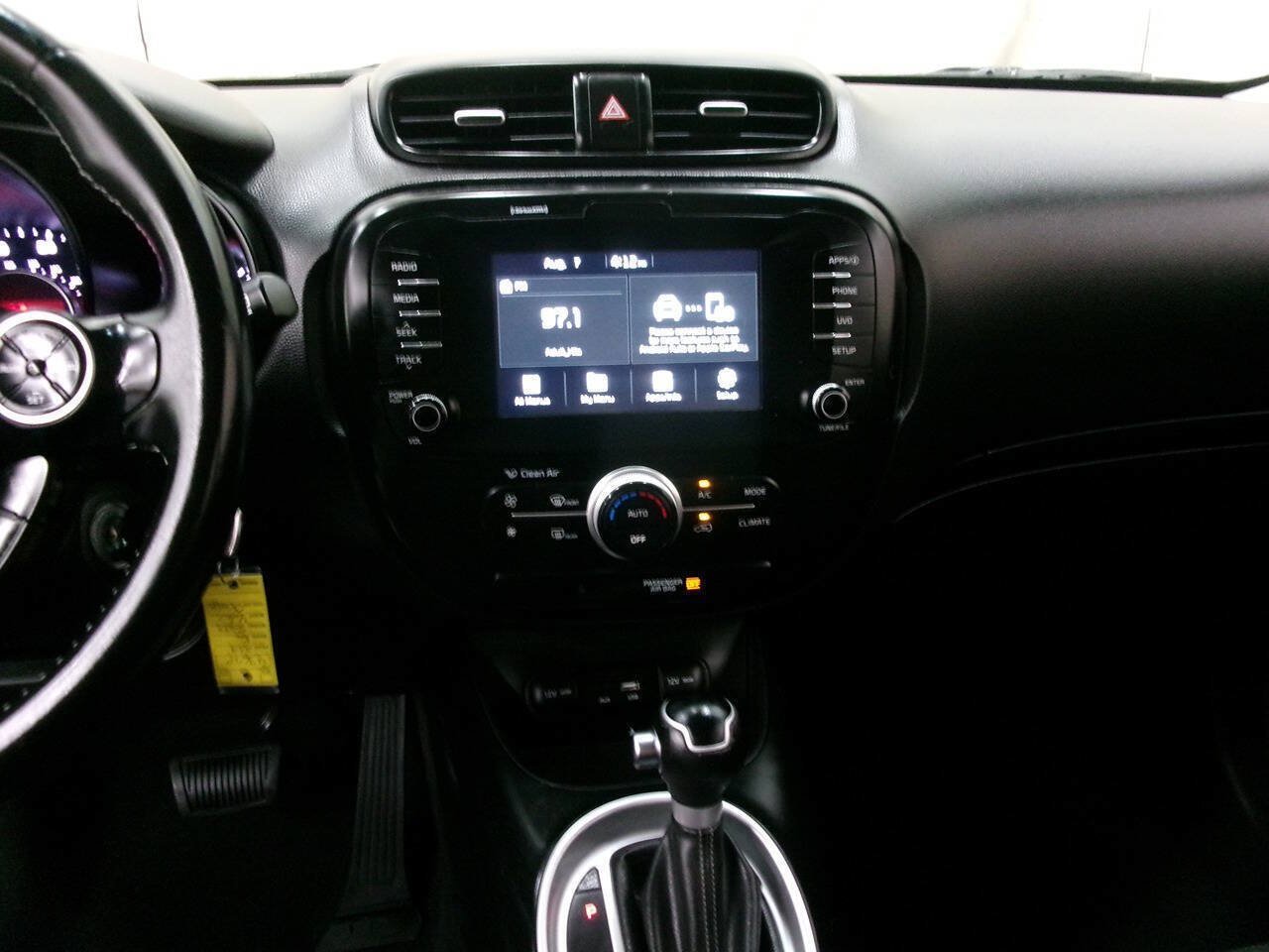 Used 2018 Kia Soul + FWD image 31