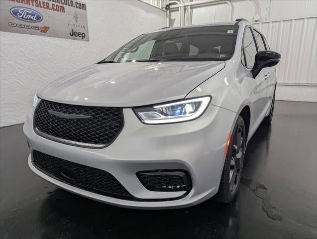 New 2026 Chrysler Pacifica Select w/ S Appearance Package FWD image 32
