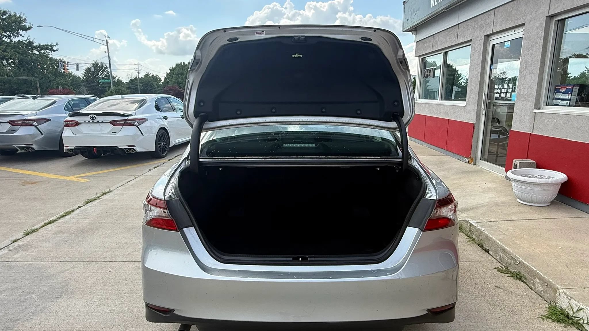 Used 2023 Toyota Camry LE FWD image 19