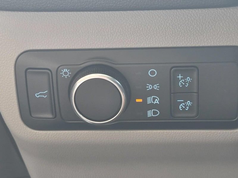 Used 2025 Ford Escape Active w/ Active Premium Tech Pack AWD/4WD image 18
