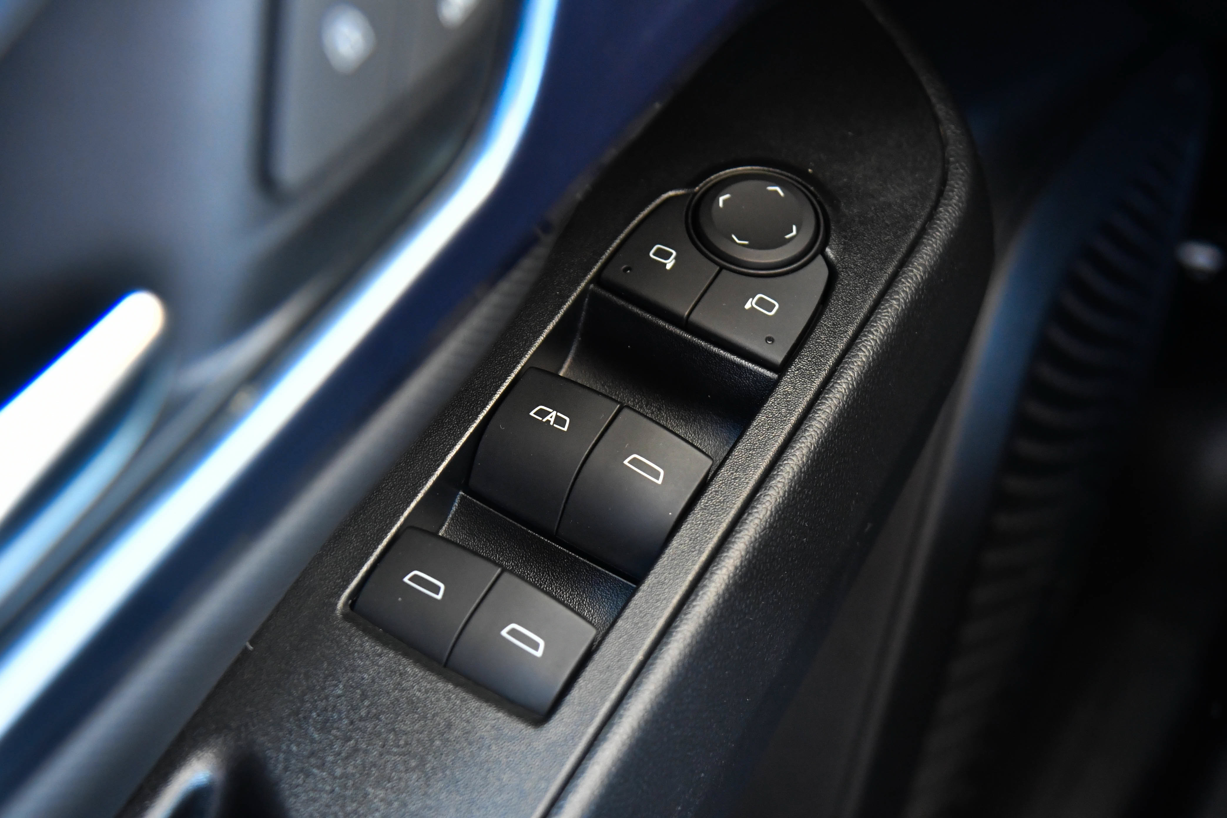 Used 2024 Chevrolet Equinox EV LT FWD image 41