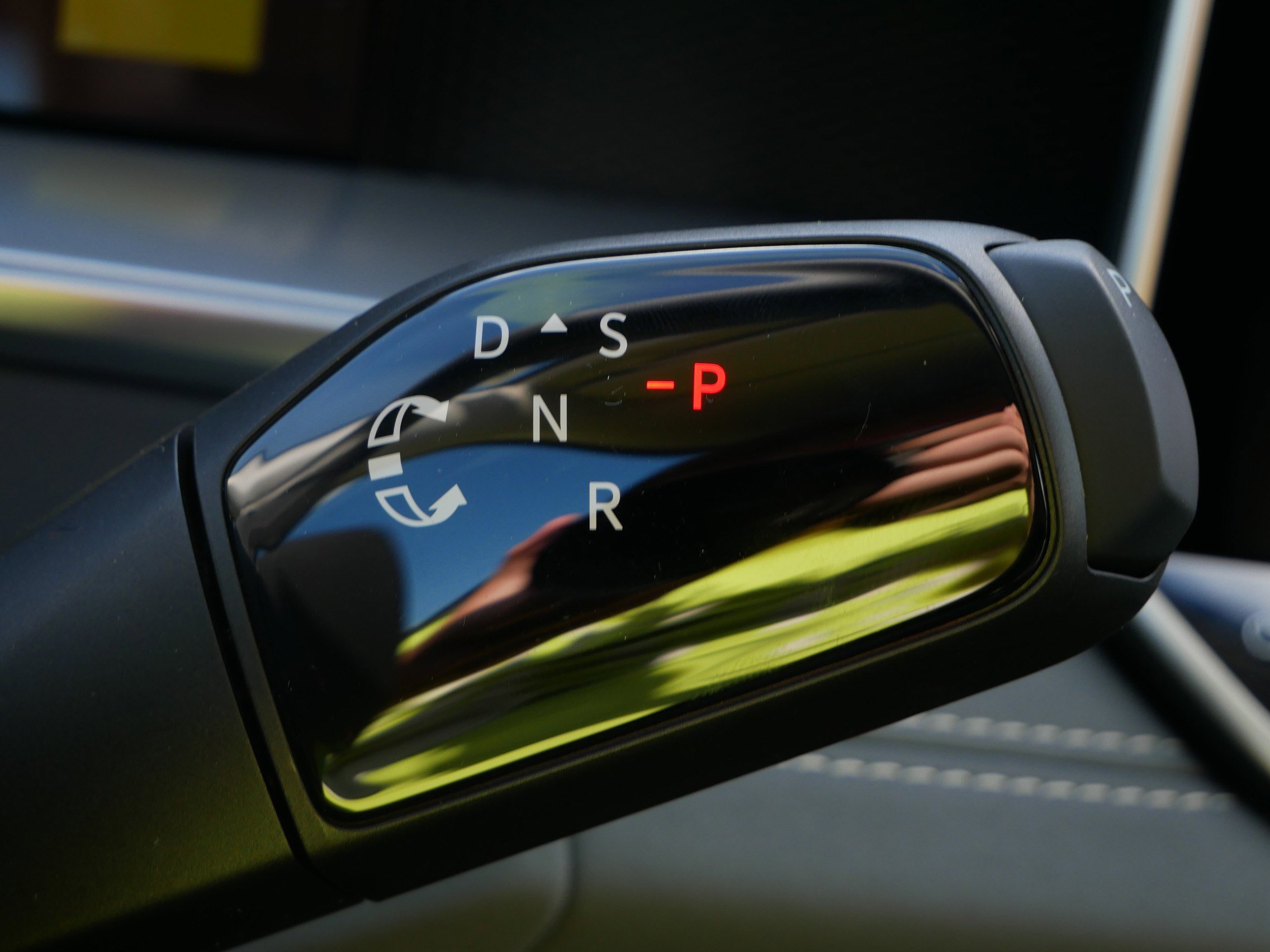 New 2025 Volkswagen Tiguan SE image 10