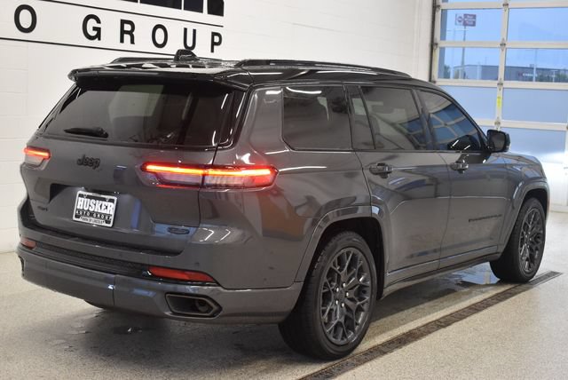 Used 2023 Jeep Grand Cherokee L Summit w/ High Altitude Package AWD/4WD image 4