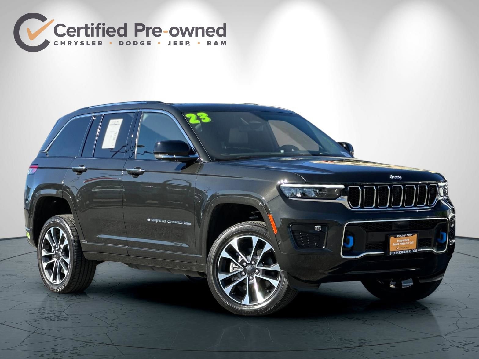 Used 2023 Jeep Grand Cherokee Overland w/ Advanced Protech Group III AWD/4WD image 2