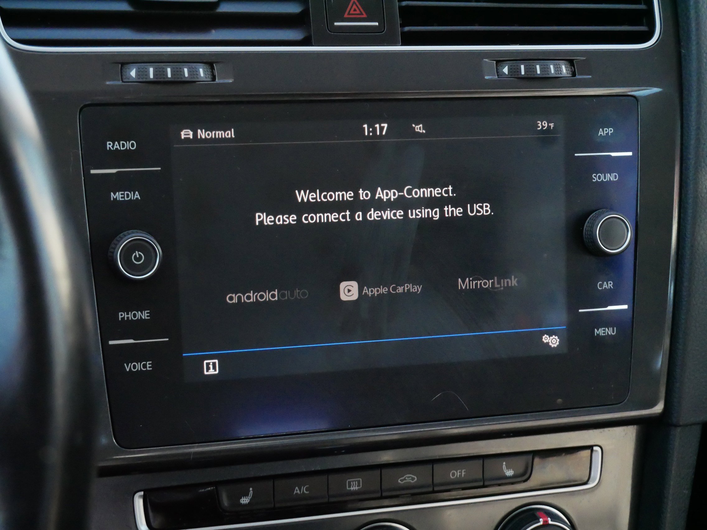 Used 2018 Volkswagen Golf Alltrack SE image 22