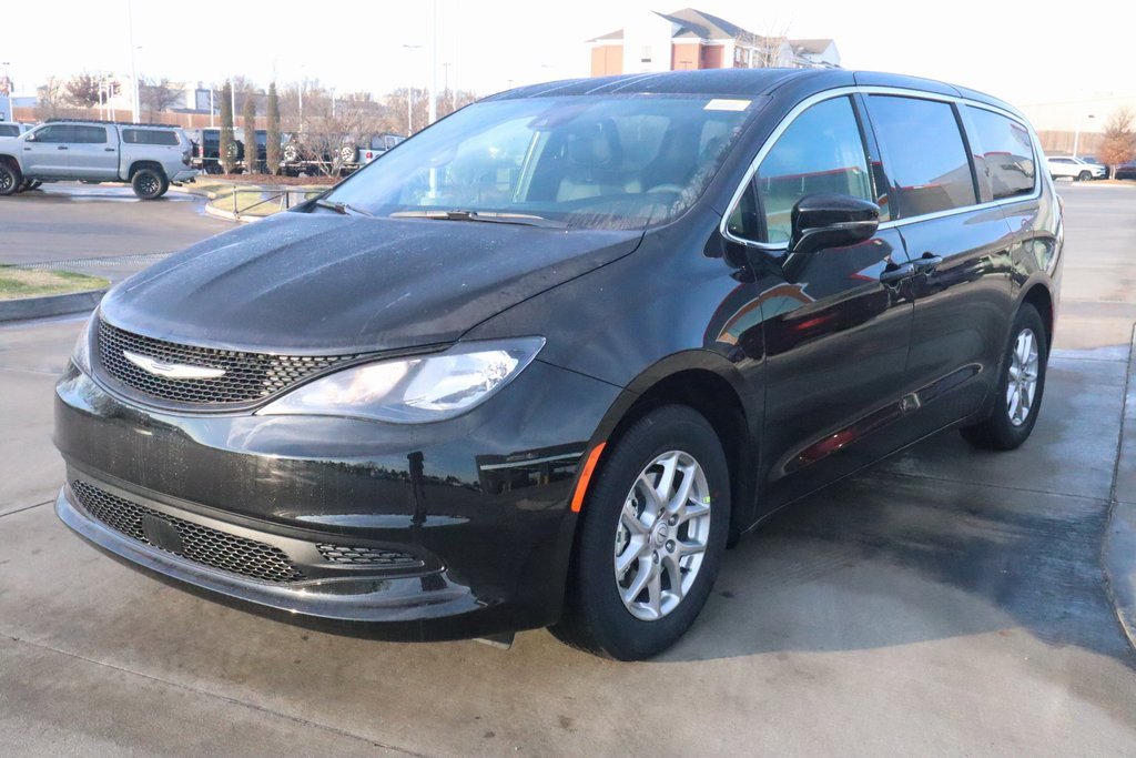 New 2026 Chrysler Voyager LX image 10