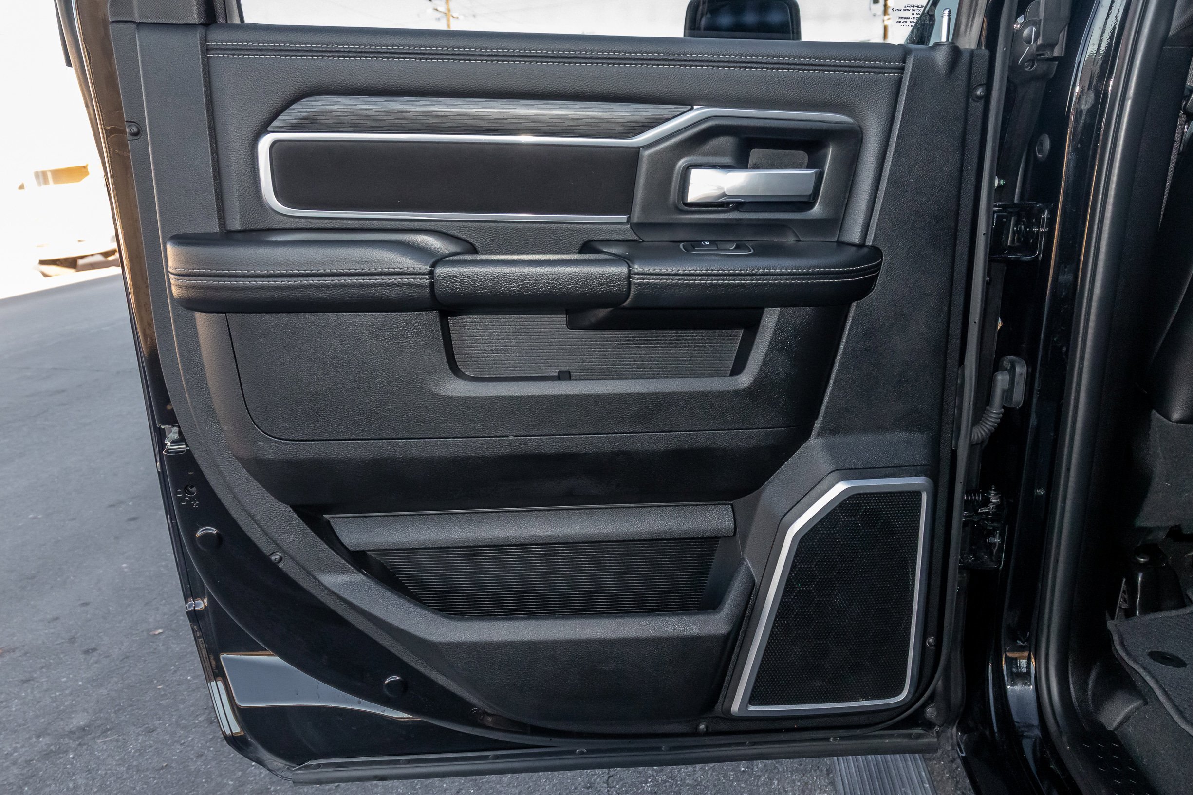 Used 2024 RAM 2500 Laramie w/ Night Edition image 12
