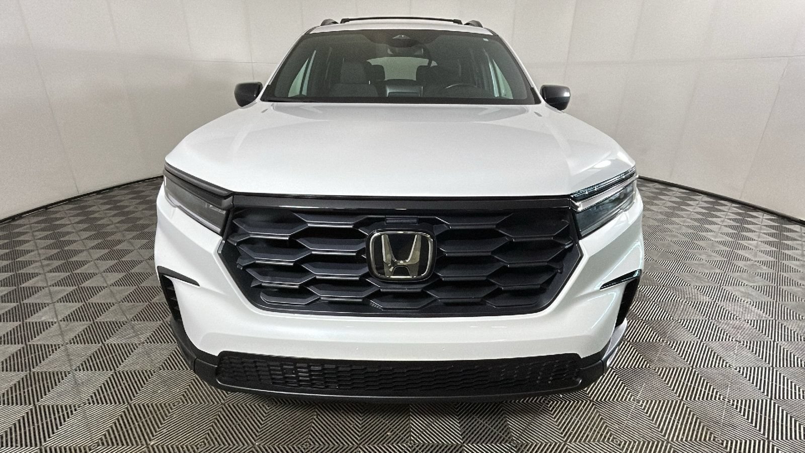 Used 2025 Honda Pilot Sport image 7
