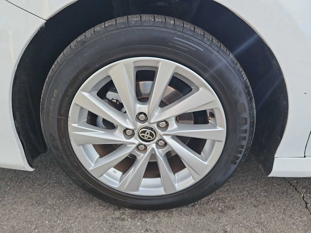 Used 2021 Toyota Camry LE image 25