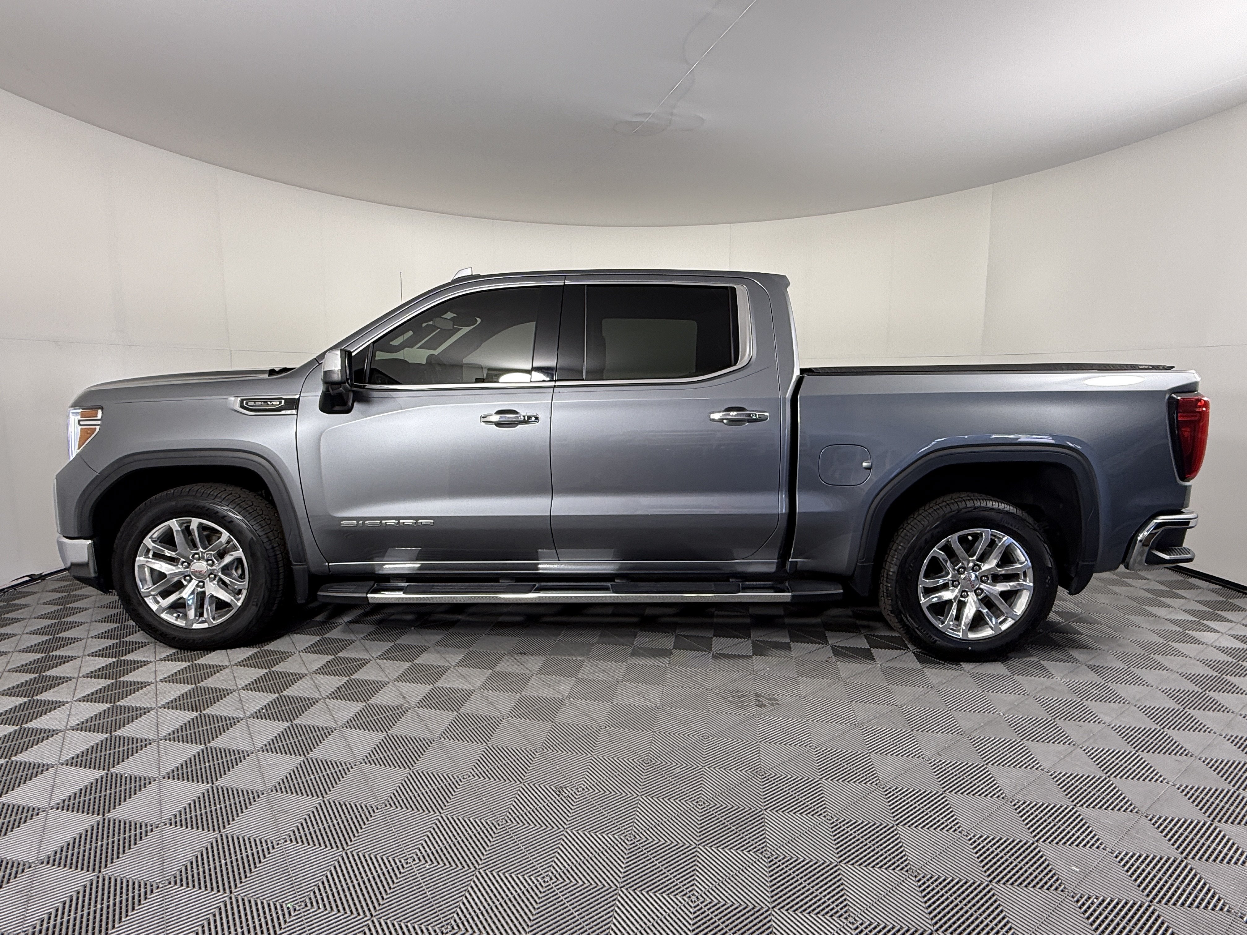 Used 2021 GMC Sierra 1500 SLT w/ SLT Premium Package RWD image 5