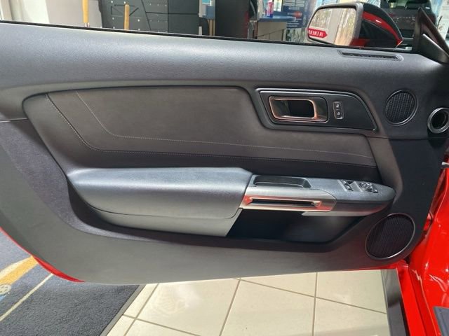 Used 2019 Ford Mustang Shelby GT350 w/ Technology Package image 19