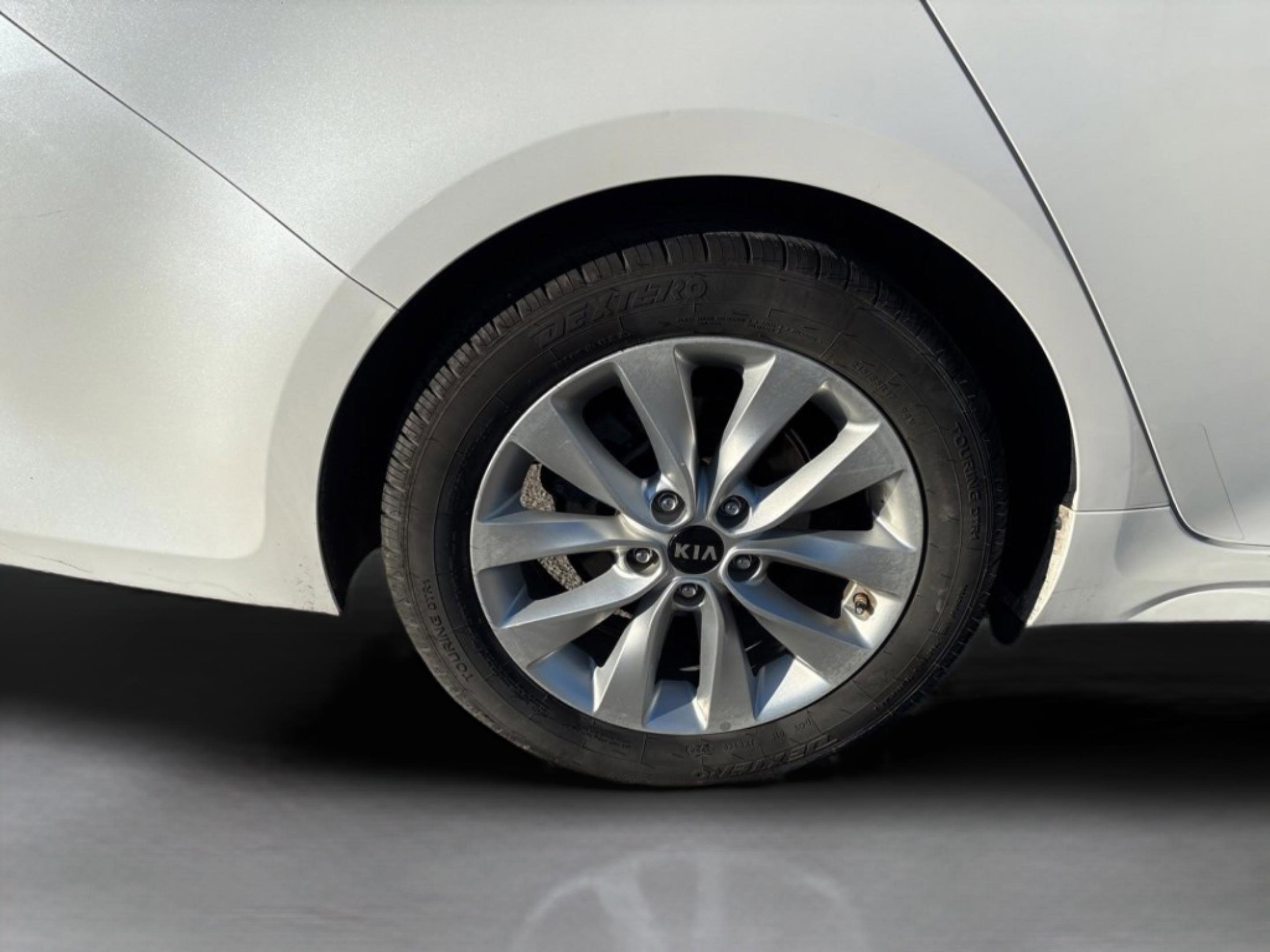 Used 2016 Kia Optima LX image 40