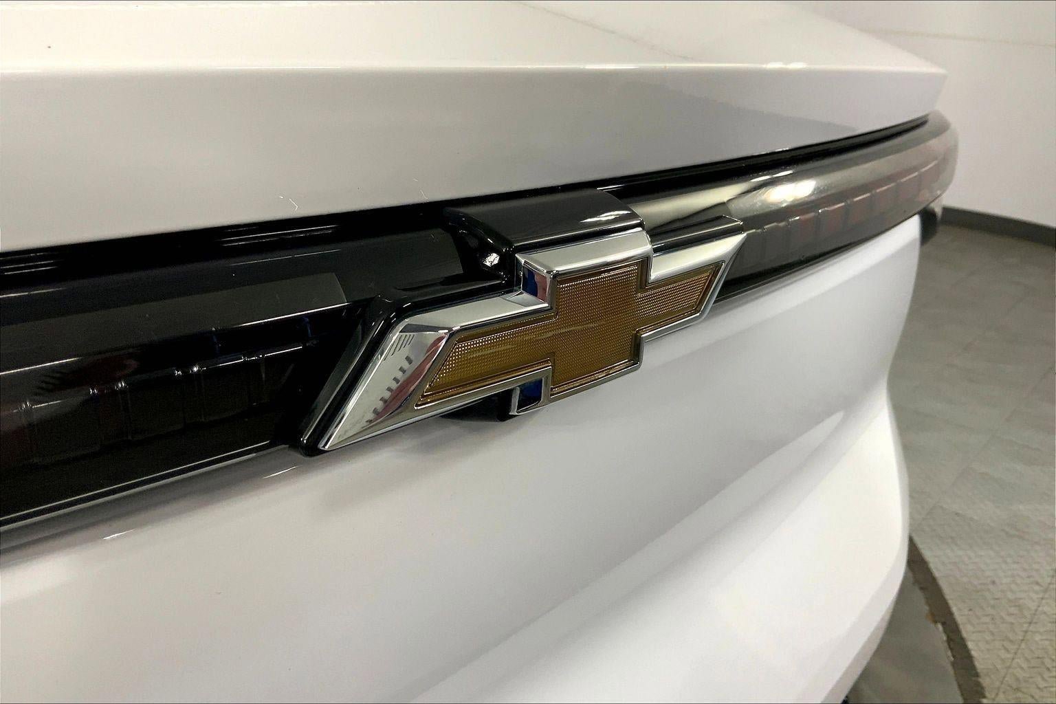 Used 2025 Chevrolet Equinox EV LT FWD image 29