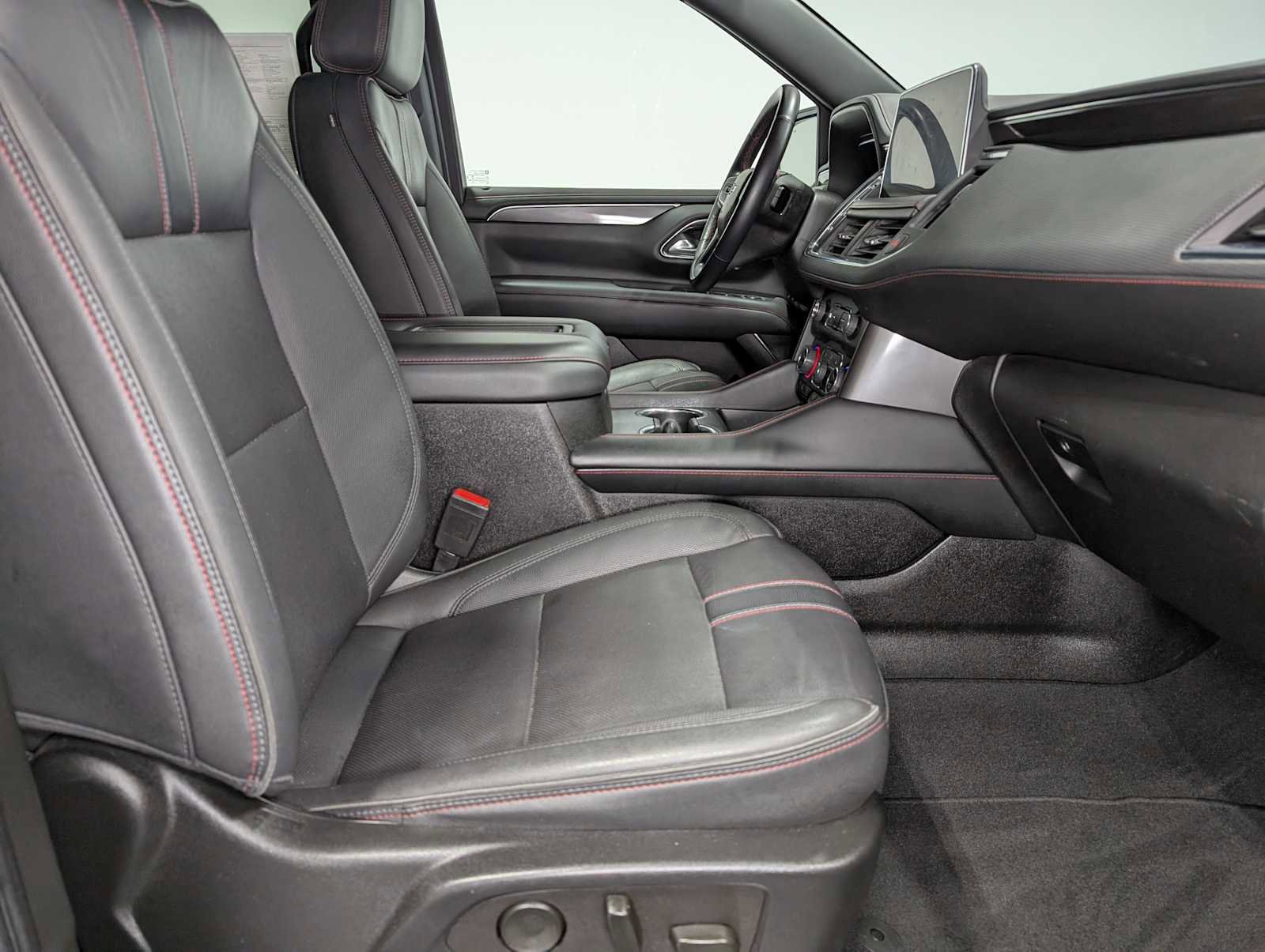 Used 2022 Chevrolet Tahoe RST w/ Luxury Package AWD/4WD image 45