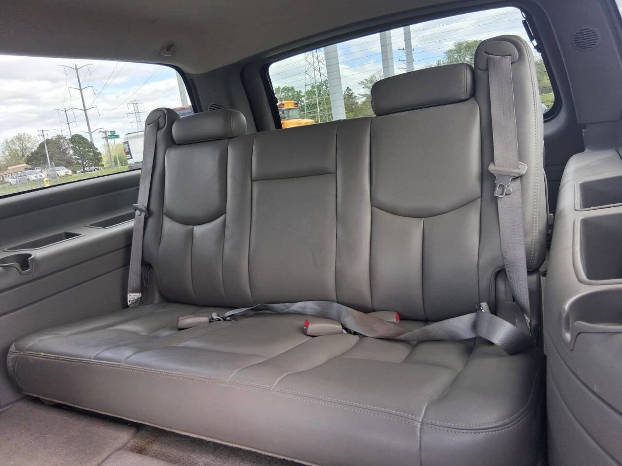 Used 2006 Chevrolet Suburban LT w/ Preferred Equipment Group AWD/4WD image 9