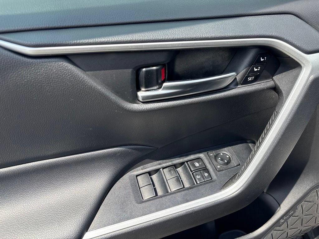 Used 2021 Toyota RAV4 XLE Premium FWD image 19