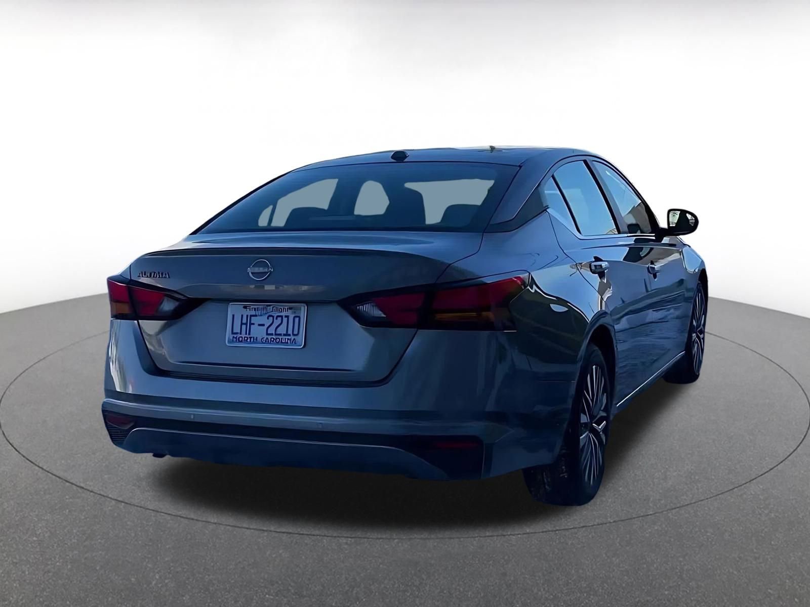 Used 2025 Nissan Altima 2.5 SV image 14