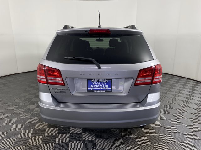 Used 2017 Dodge Journey SE FWD image 4