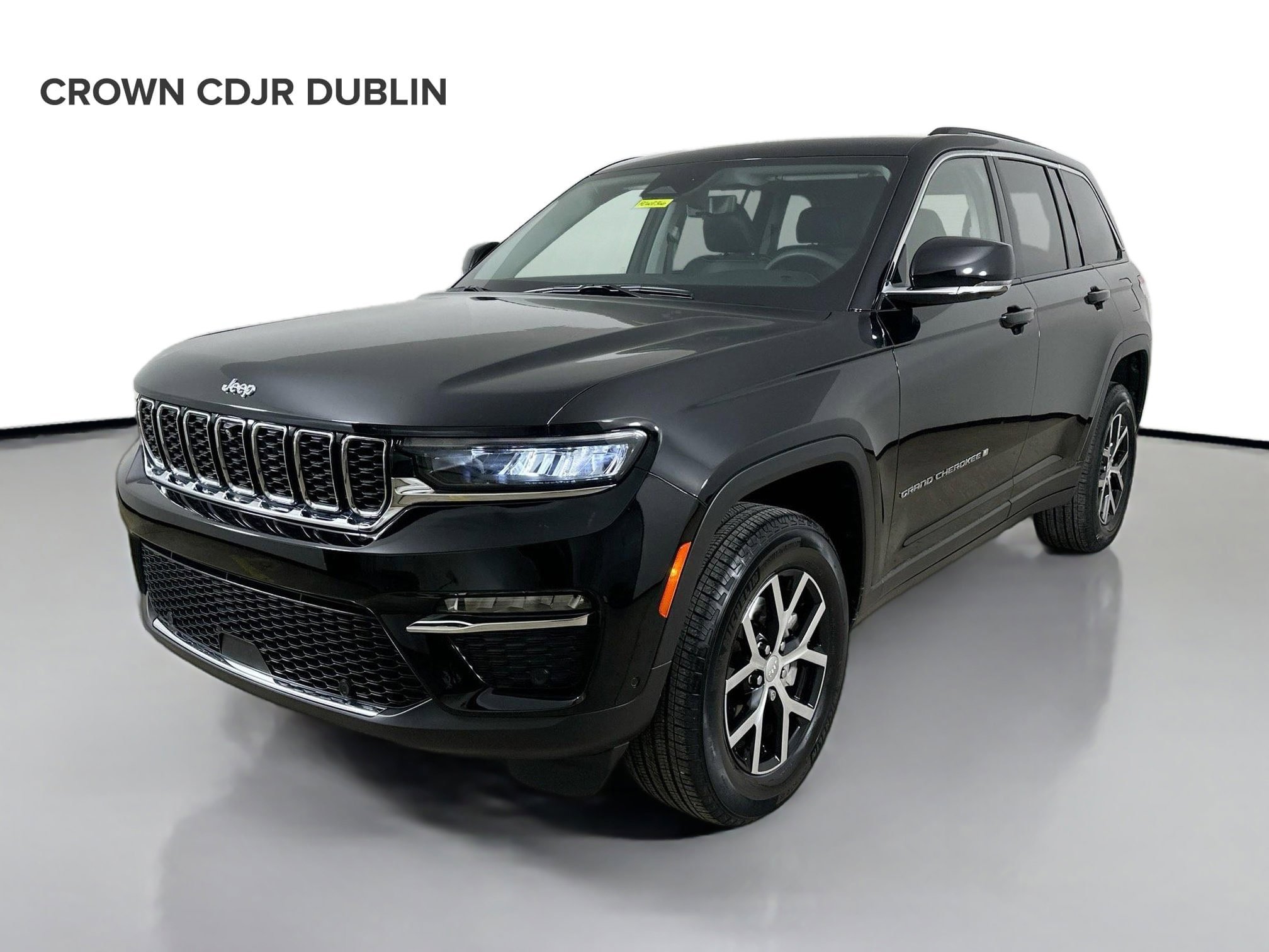 Used 2023 Jeep Grand Cherokee Limited w/ Luxury Tech Group II AWD/4WD image 1