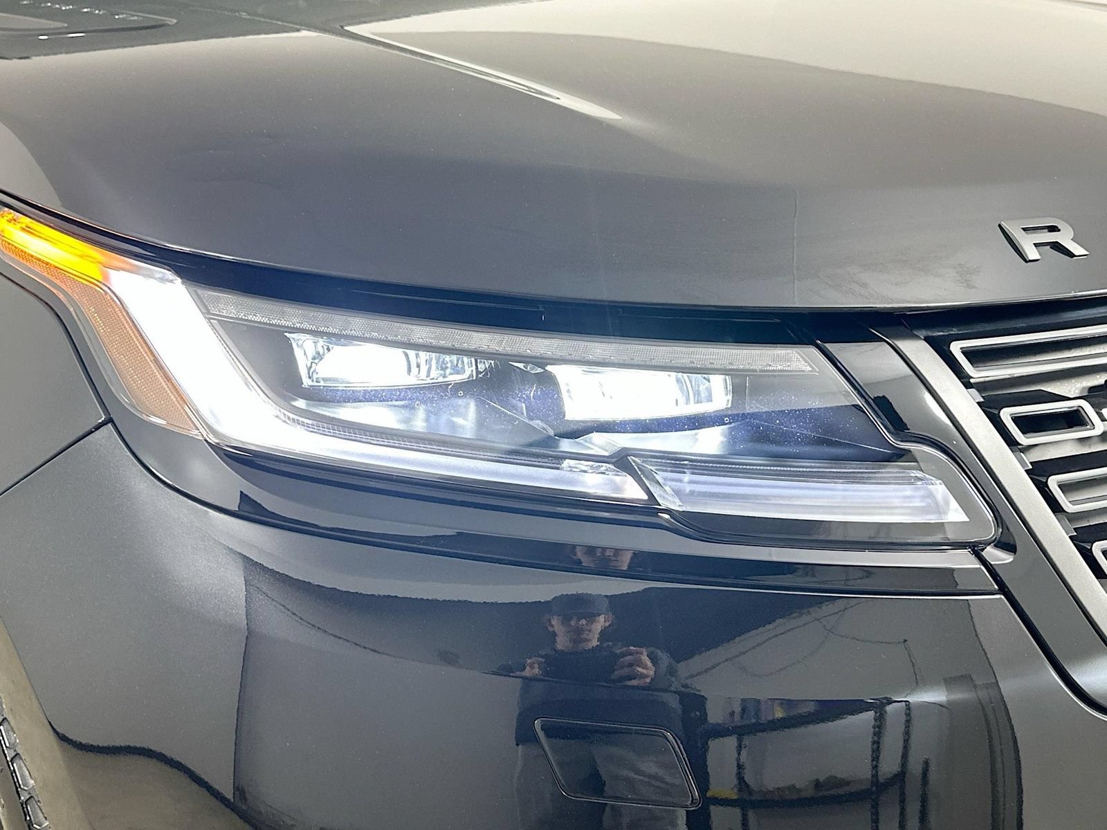 New 2026 Land Rover Range Rover Velar Dynamic SE AWD/4WD image 10