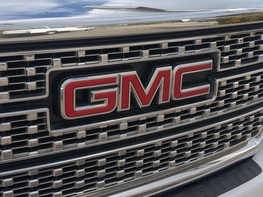 Used 2018 GMC Sierra 2500 Denali w/ Duramax Plus Package image 35