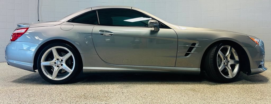 Used 2013 Mercedes-Benz SL 550 image 7