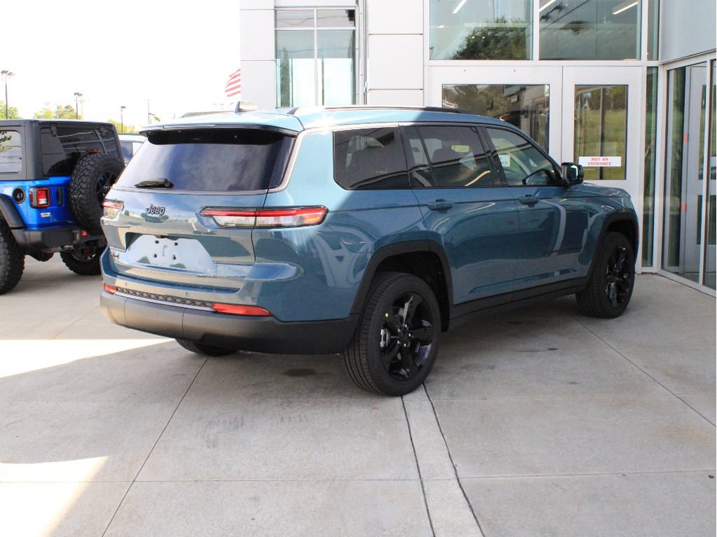 New 2026 Jeep Grand Cherokee L Limited w/ Limited Altitude Package AWD/4WD image 6