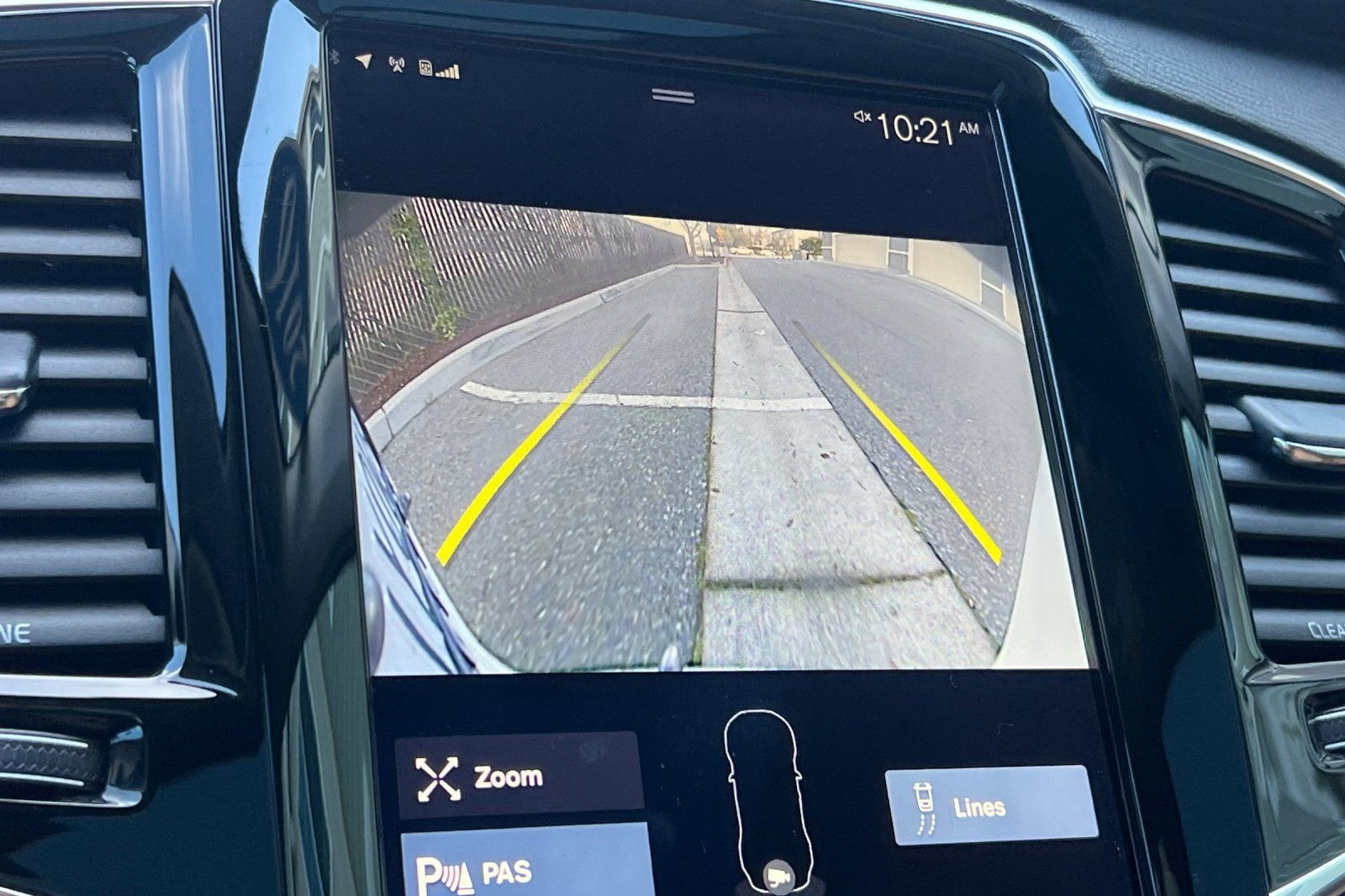 Used 2016 Volvo XC90 T6 Momentum w/ Protection Package Plus image 20