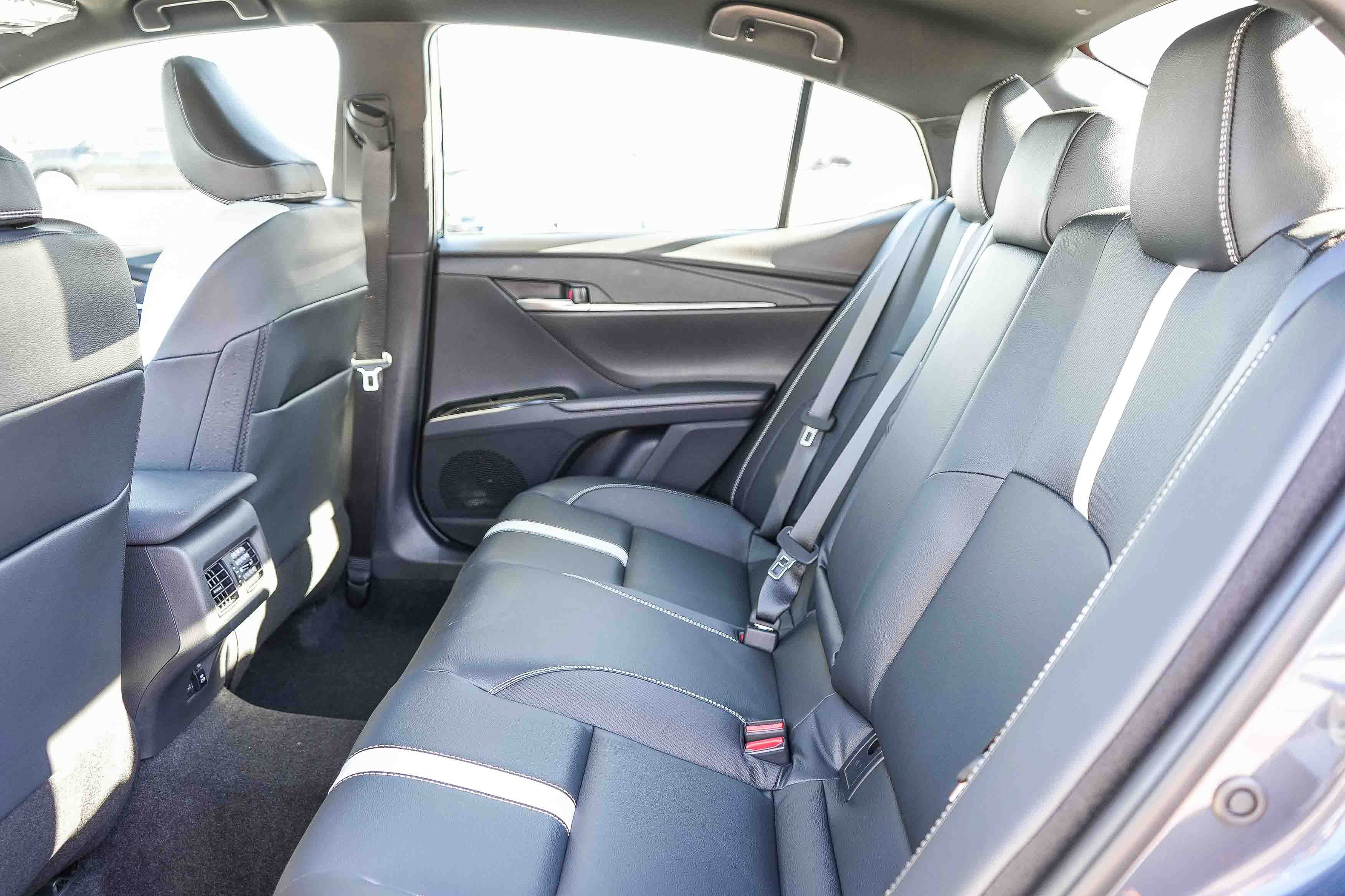 New 2026 Toyota Camry SE w/ Multimedia Upgrade Package FWD image 21