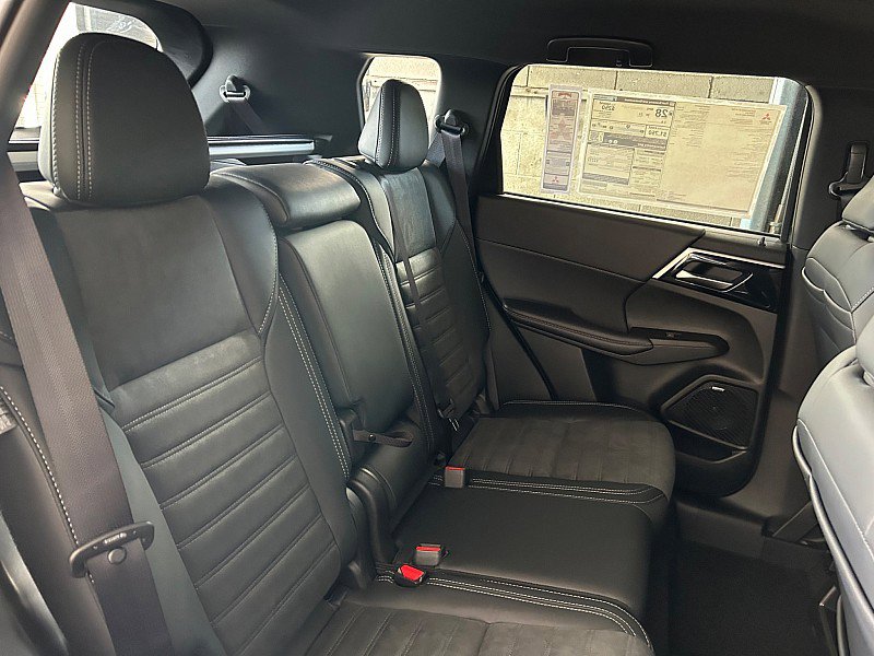 New 2026 Mitsubishi Outlander SE FWD image 25