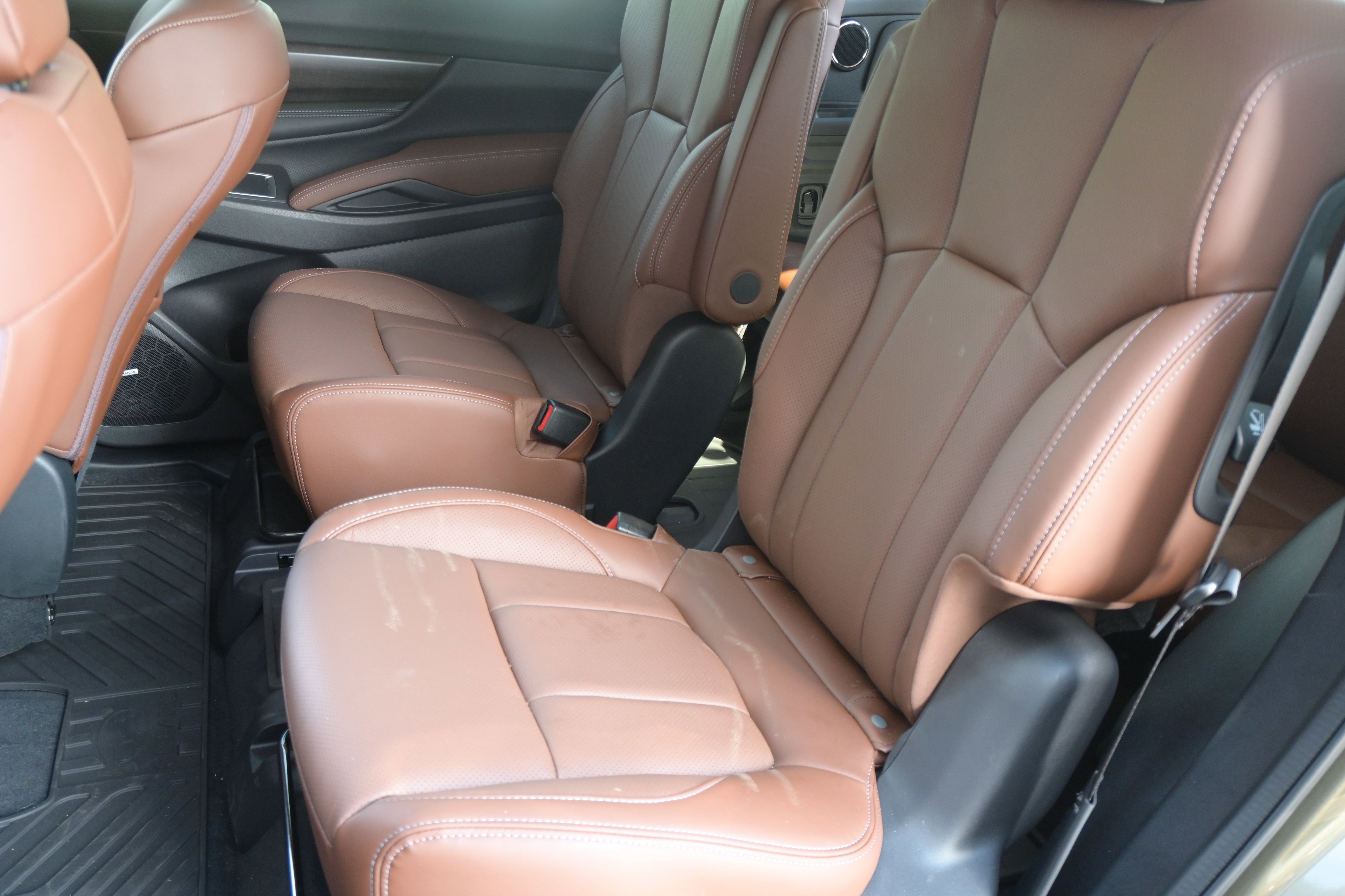 Certified 2026 Subaru Ascent Touring w/ Popular Package #1 AWD/4WD image 31