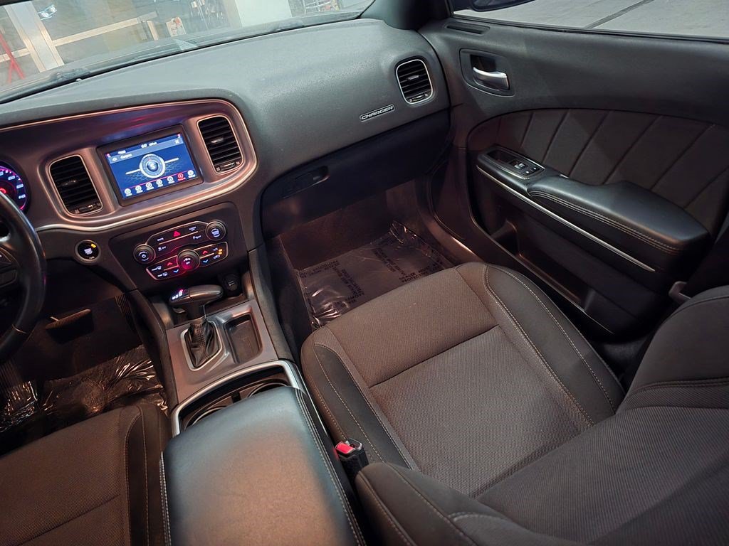 Used 2022 Dodge Charger SXT RWD image 34