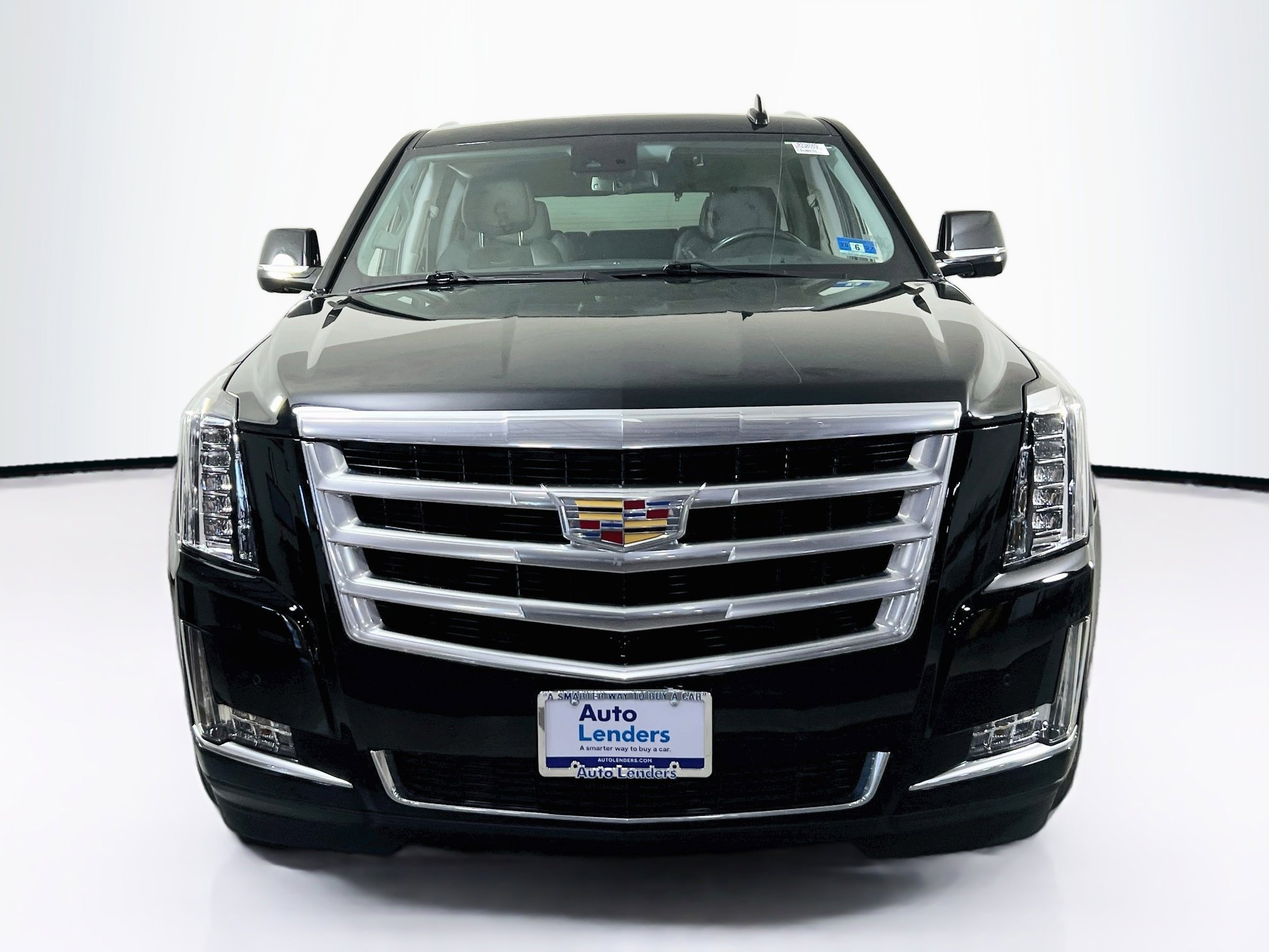 Used 2020 Cadillac Escalade Luxury AWD/4WD image 2