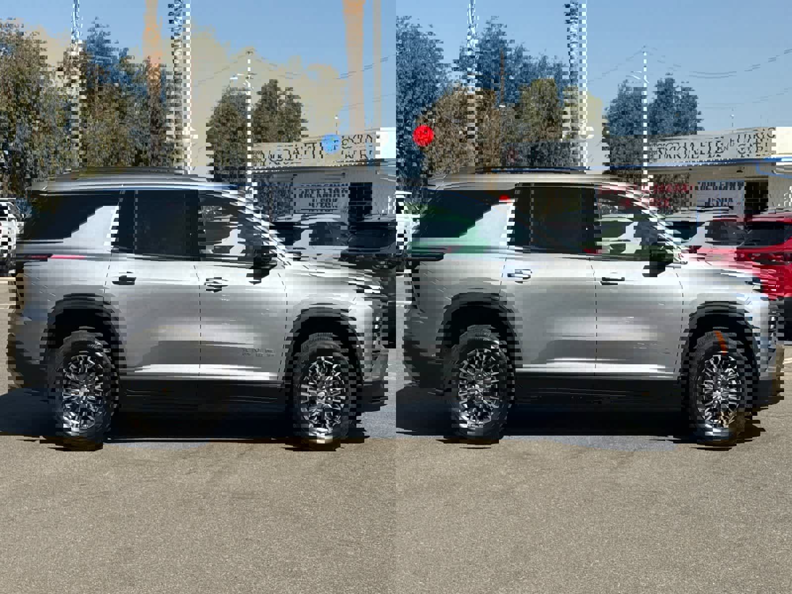 New 2026 Chevrolet Traverse LT w/ Enhanced Driving Package image 6
