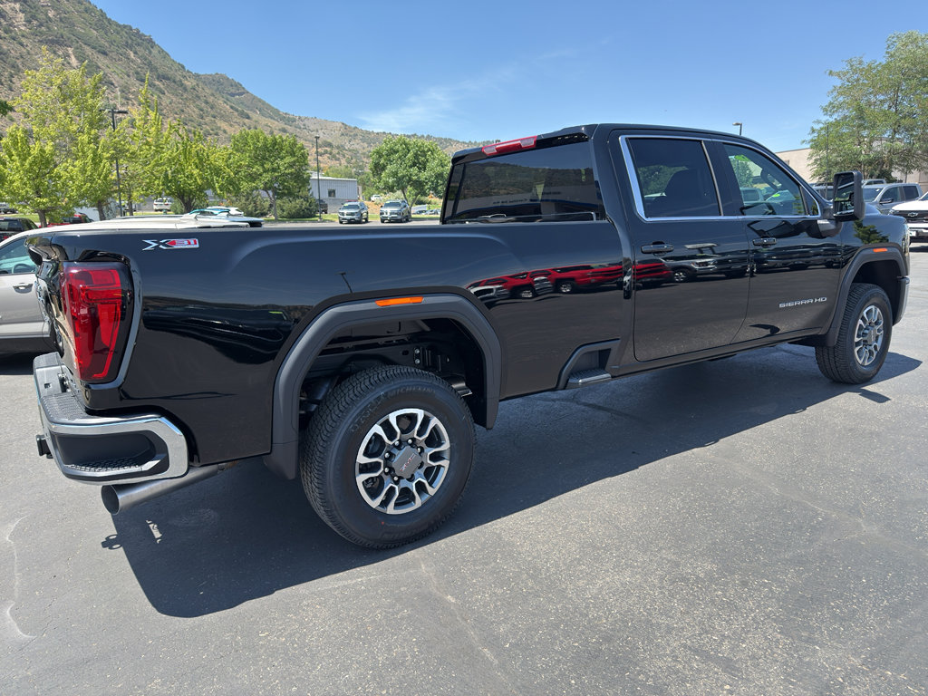 New 2025 GMC Sierra 3500 SLE w/ X31 Off-Road Package image 9