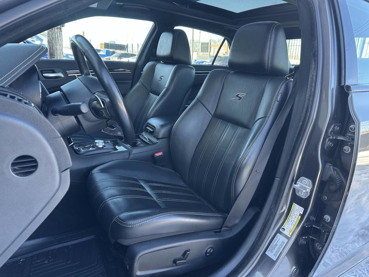 Used 2018 Chrysler 300 S w/ 300S Premium Group image 34