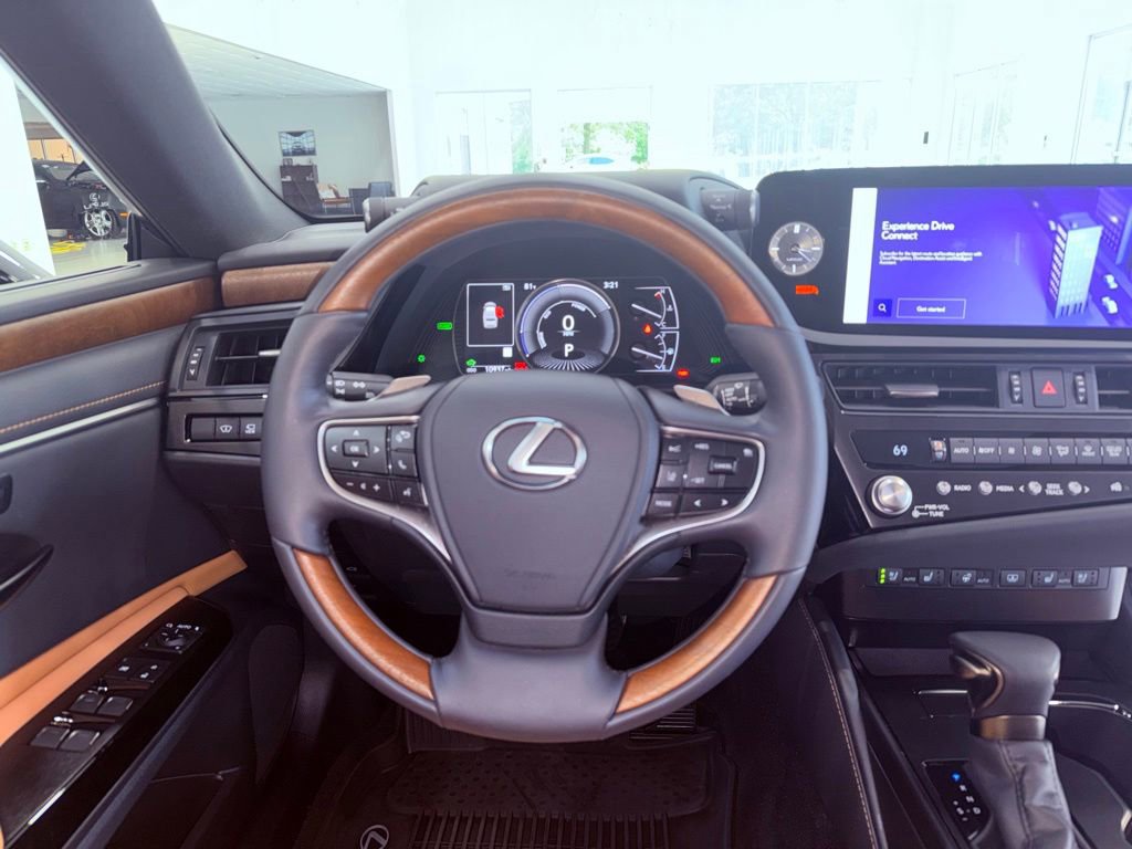 Used 2025 Lexus ES 300h w/ Technology Package FWD image 18