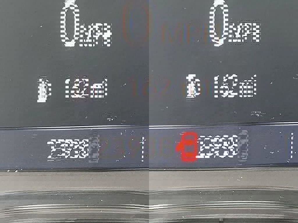 Used 2023 Chevrolet Traverse LT image 25