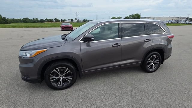 Used 2016 Toyota Highlander XLE AWD/4WD image 6