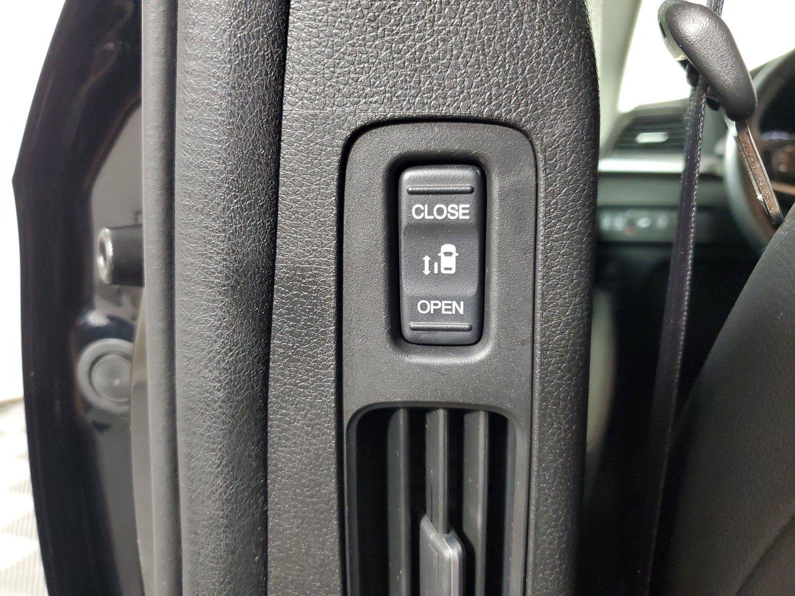 Used 2025 Honda Odyssey EX-L image 17