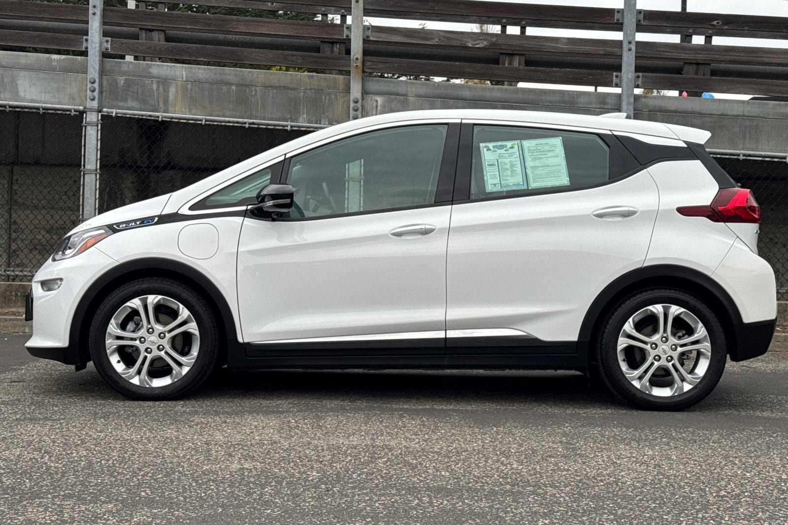 Used 2020 Chevrolet Bolt LT FWD image 9