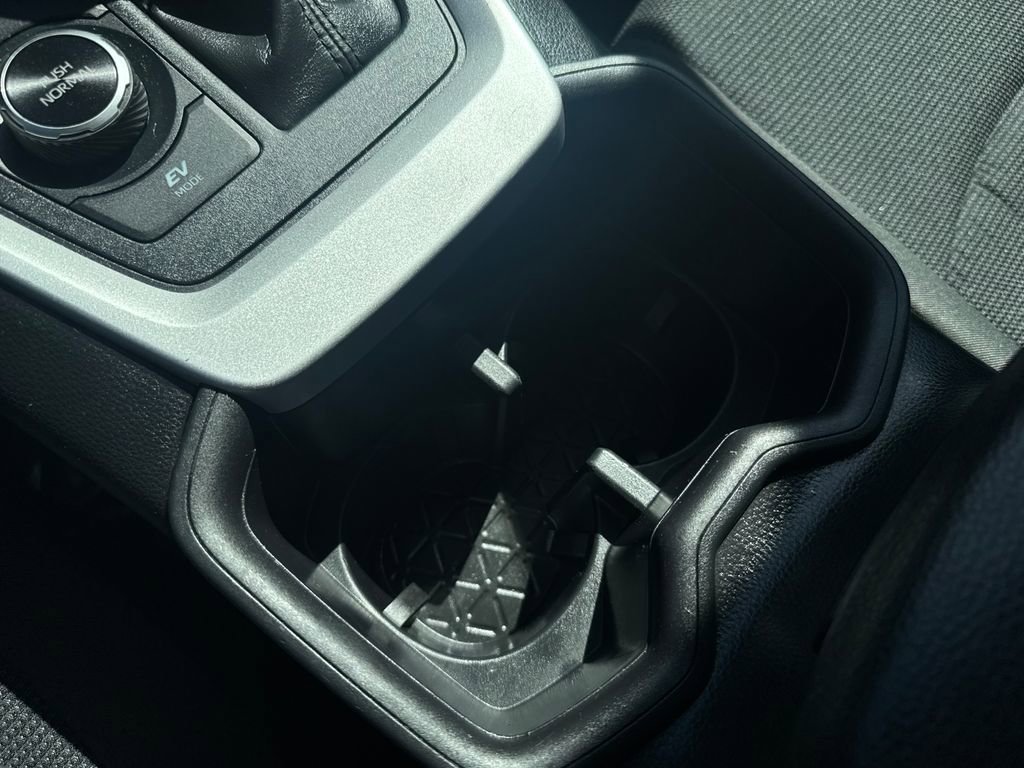 Used 2025 Toyota RAV4 LE AWD/4WD image 26