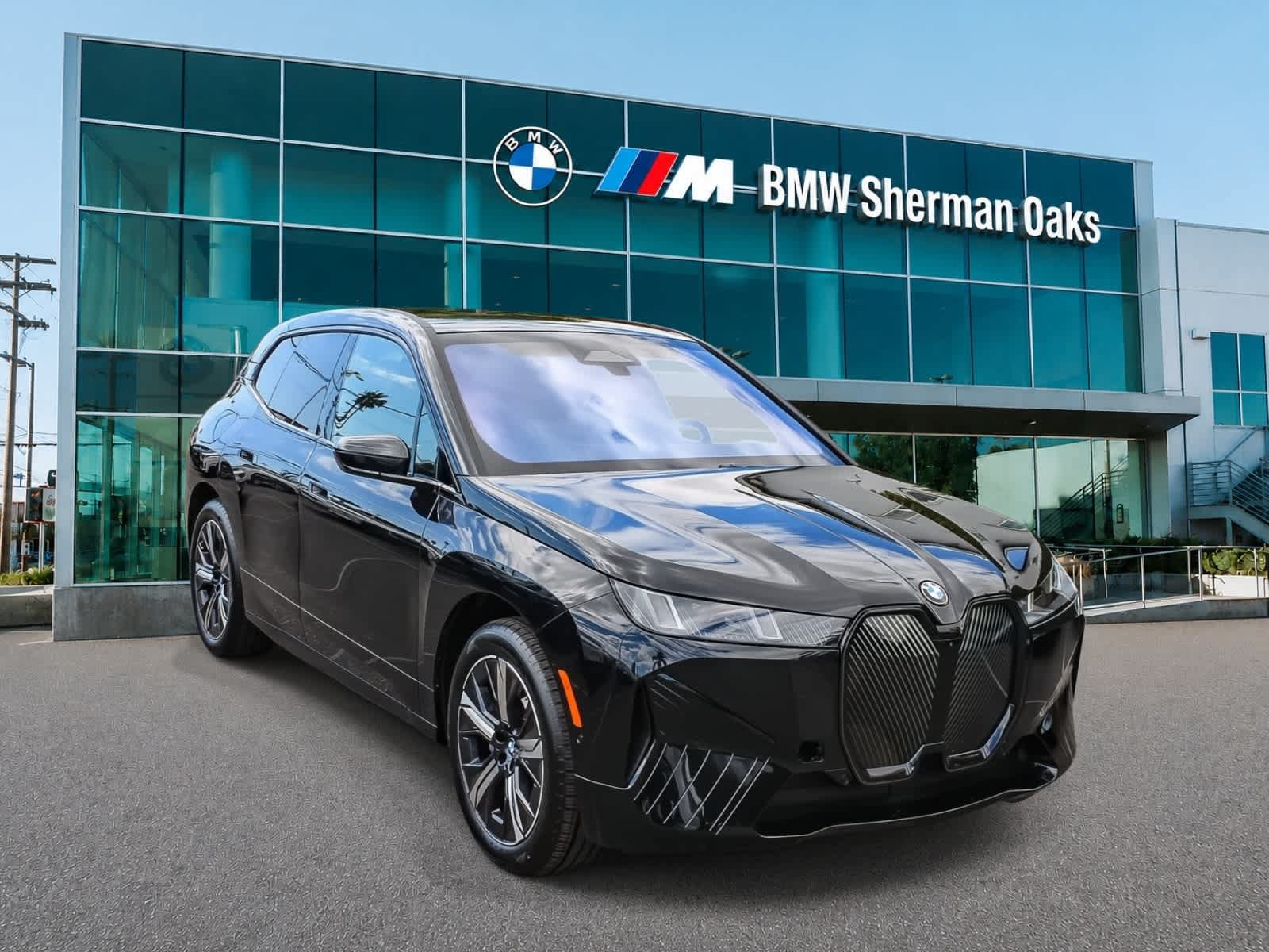 New 2026 BMW iX xDrive60 w/ Premium Package AWD/4WD image 3