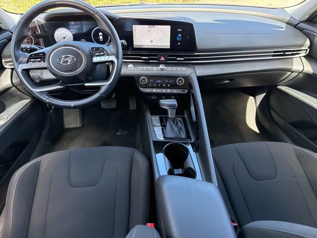 Used 2023 Hyundai Elantra SEL w/ Convenience Package image 4
