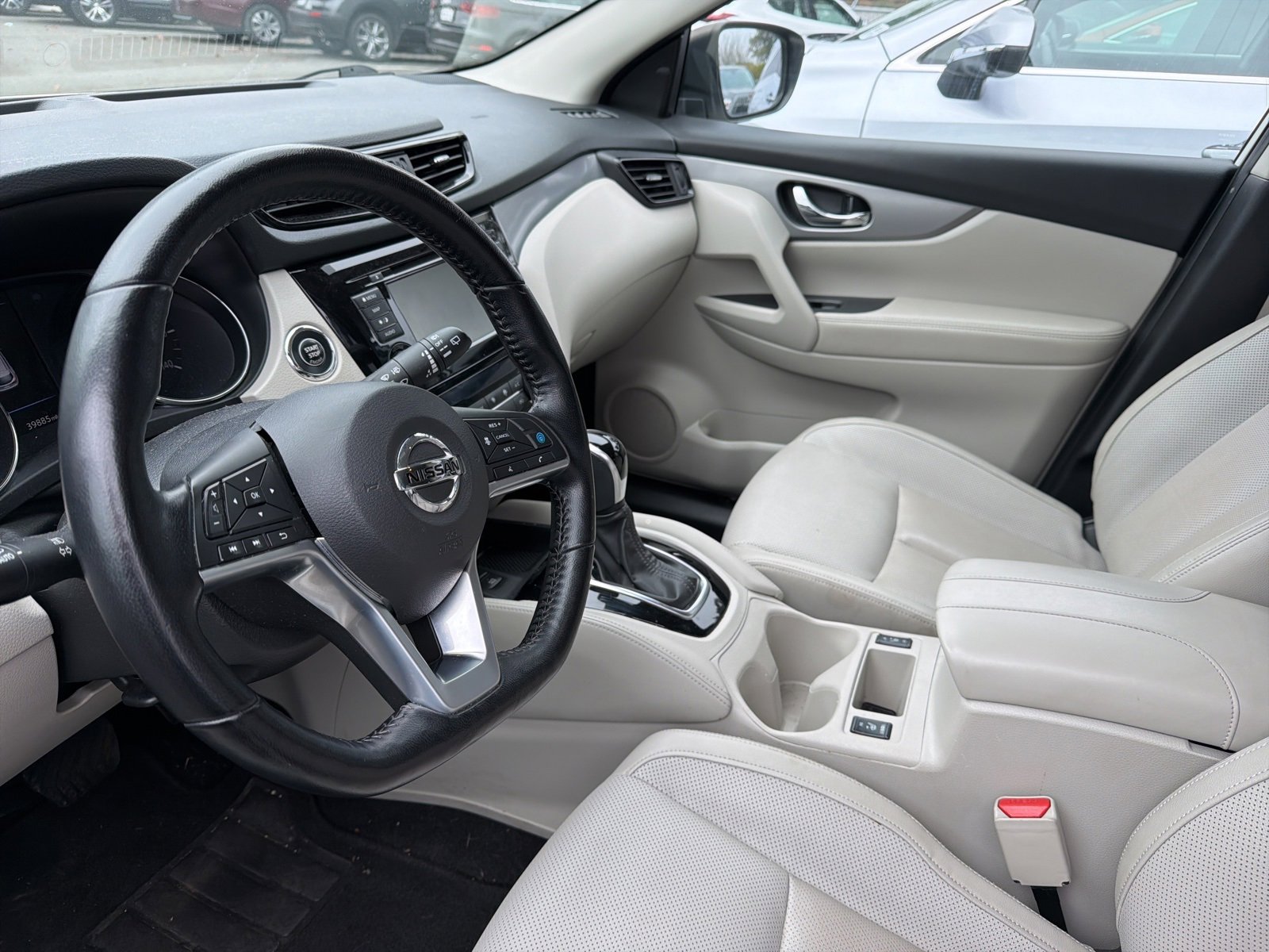 Used 2020 Nissan Rogue Sport SL image 5