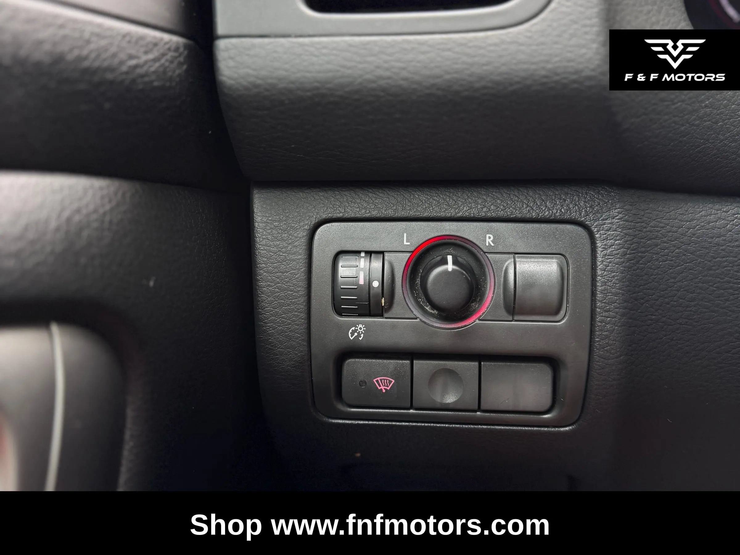 Used 2005 Subaru Outback 2.5XT AWD/4WD image 16